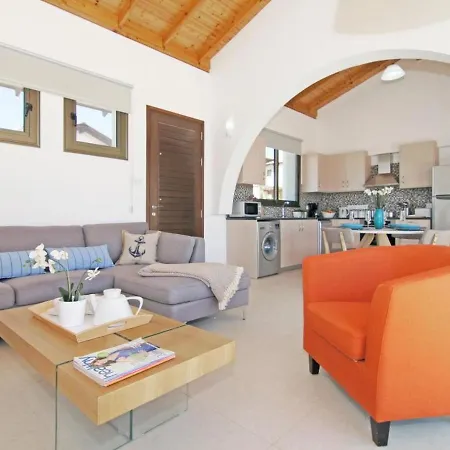 Ayia Thekla Sleeps 4 With Pool And Air Con Agia Napa