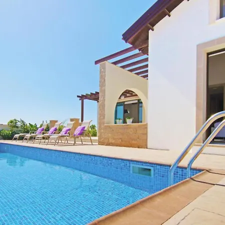 Ayia Thekla Sleeps 4 With Pool And Air Con